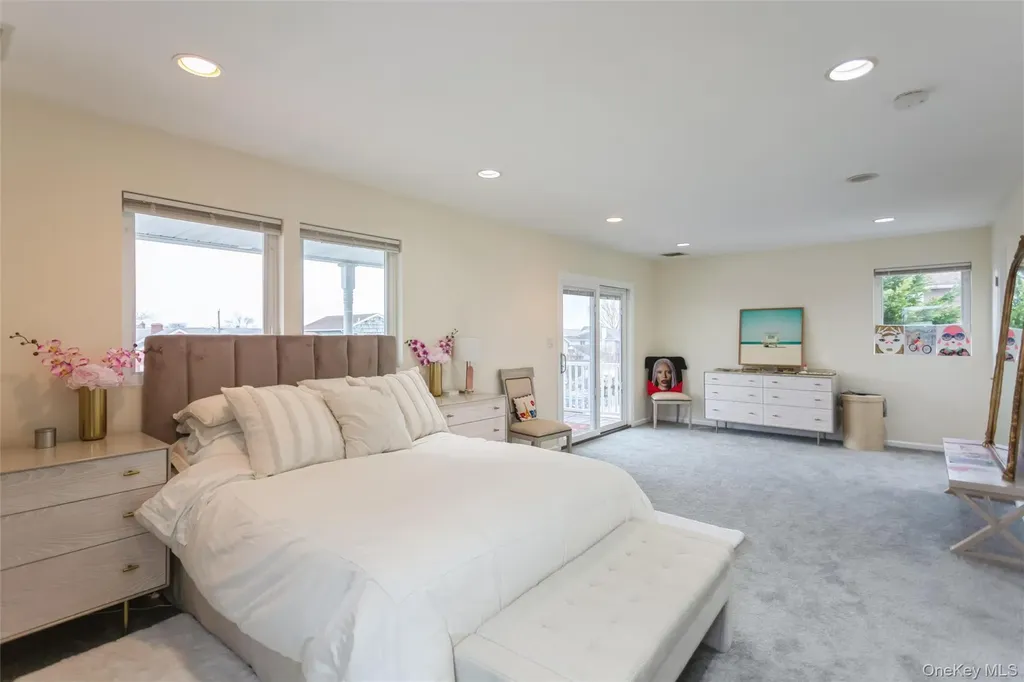 271 Arthur Street Freeport NY 11520
