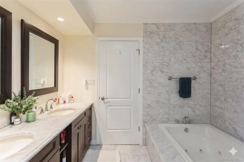 271 Arthur Street Freeport NY 11520