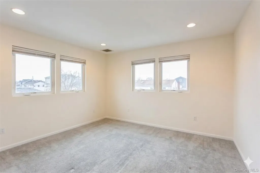 271 Arthur Street Freeport NY 11520