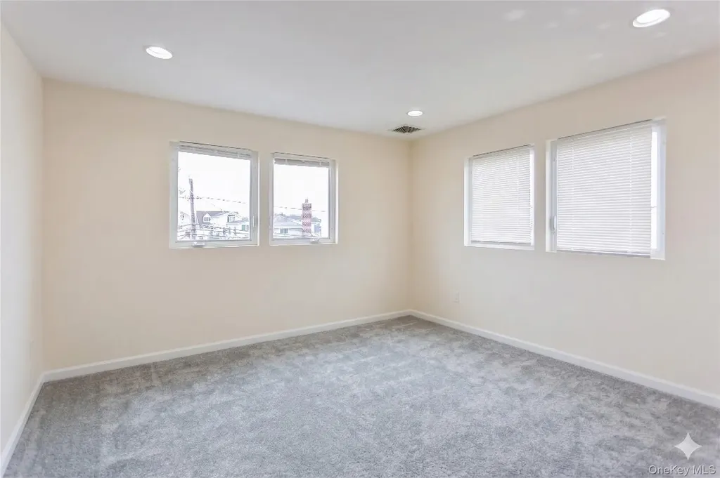 271 Arthur Street Freeport NY 11520