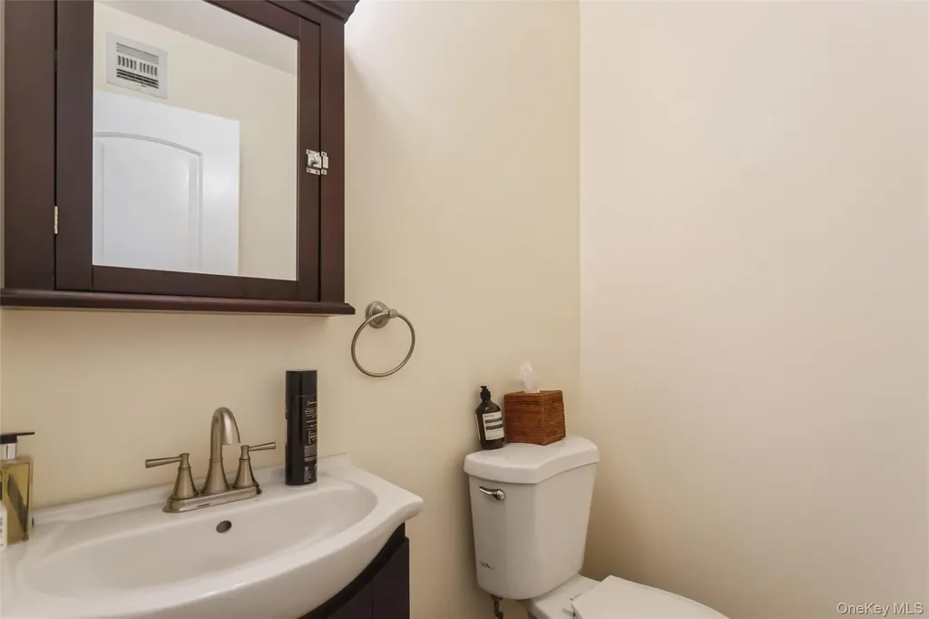 271 Arthur Street Freeport NY 11520