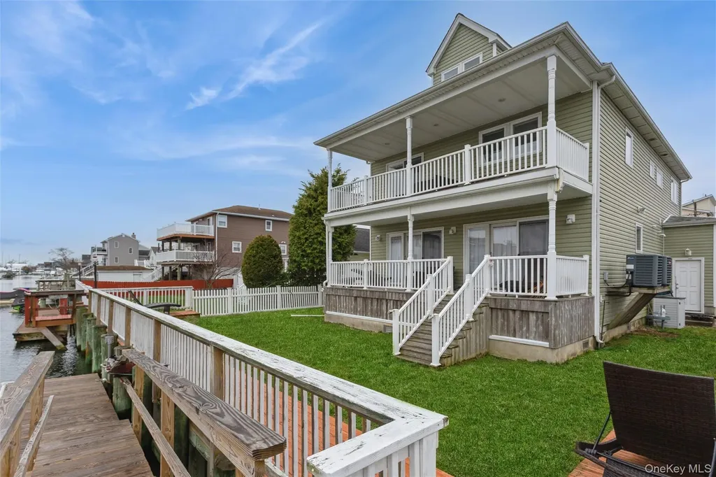 271 Arthur Street Freeport NY 11520