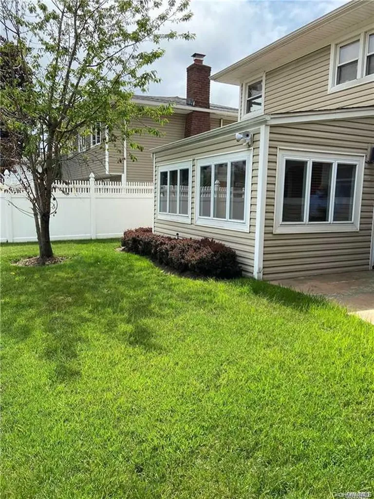 2861 Terrell Avenue Oceanside NY 11572