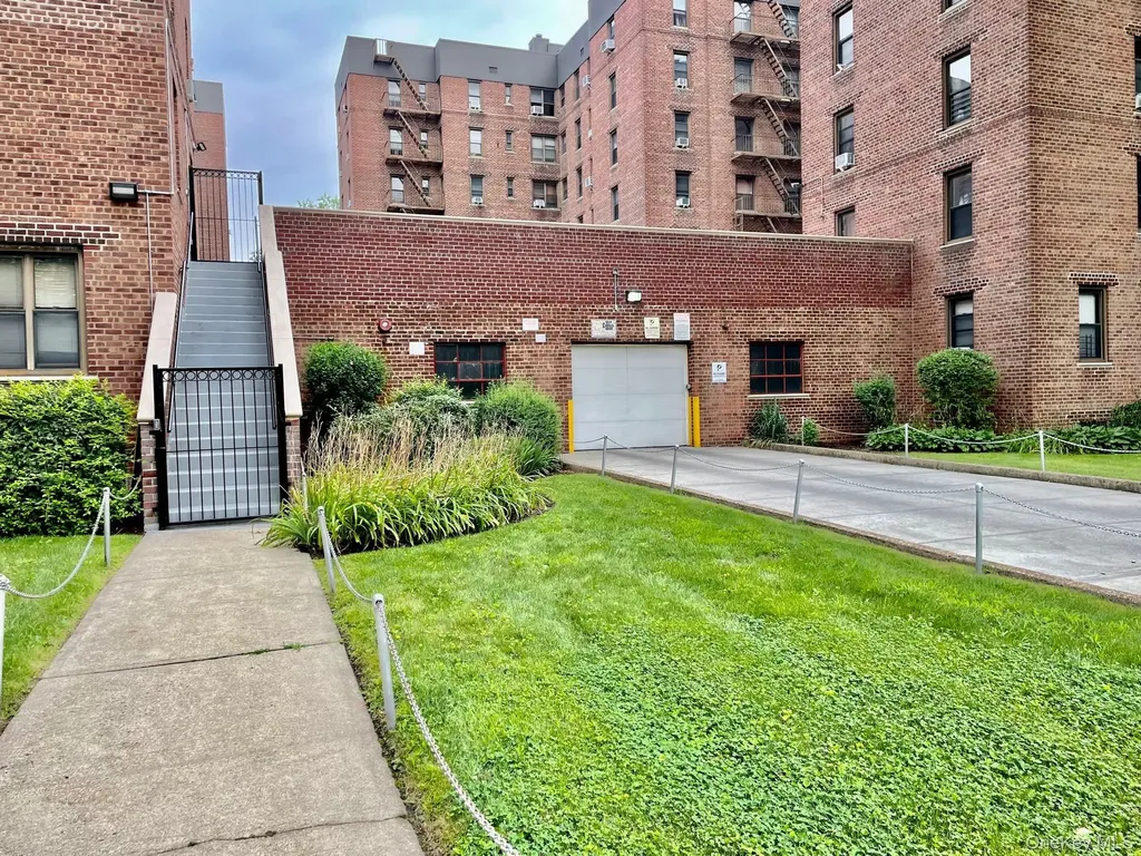 11230 Northern Boulevard Corona NY 11368
