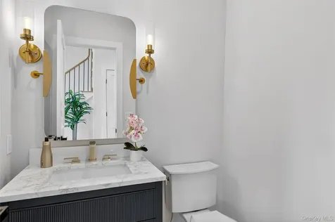 43 Hilltop Lane Thornwood NY 10594