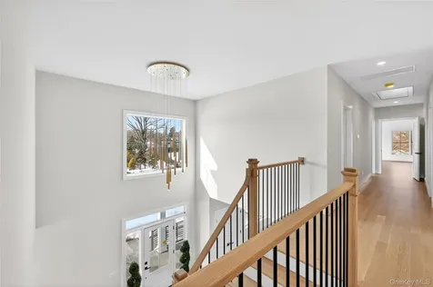 43 Hilltop Lane Thornwood NY 10594