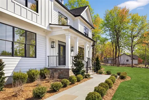 43 Hilltop Lane Thornwood NY 10594
