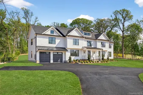 43 Hilltop Lane Thornwood NY 10594