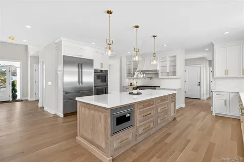 43 Hilltop Lane Thornwood NY 10594