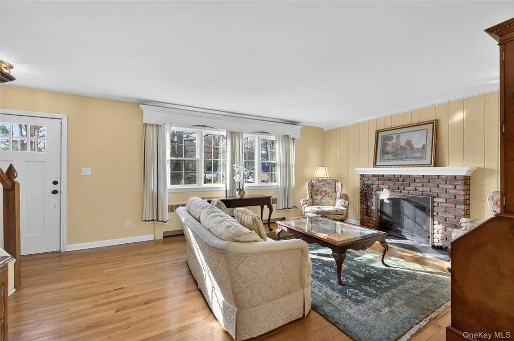 31 Fairfields Lane Huntington Station NY 11746