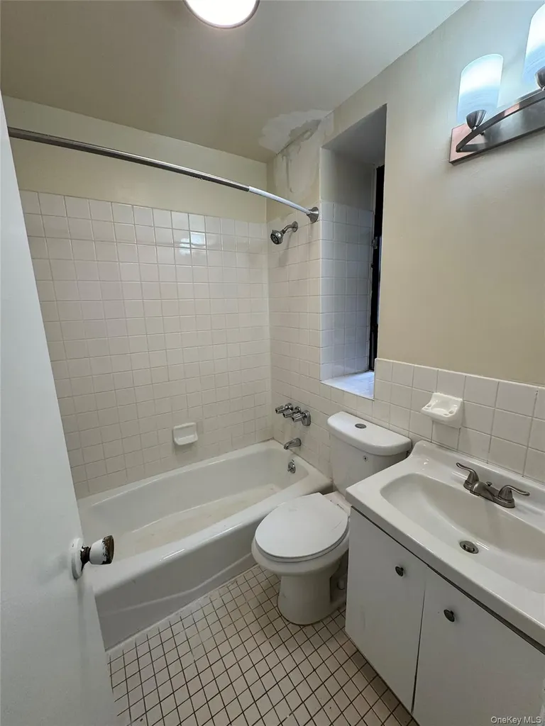 1670 Longfellow Avenue Bronx NY 10460