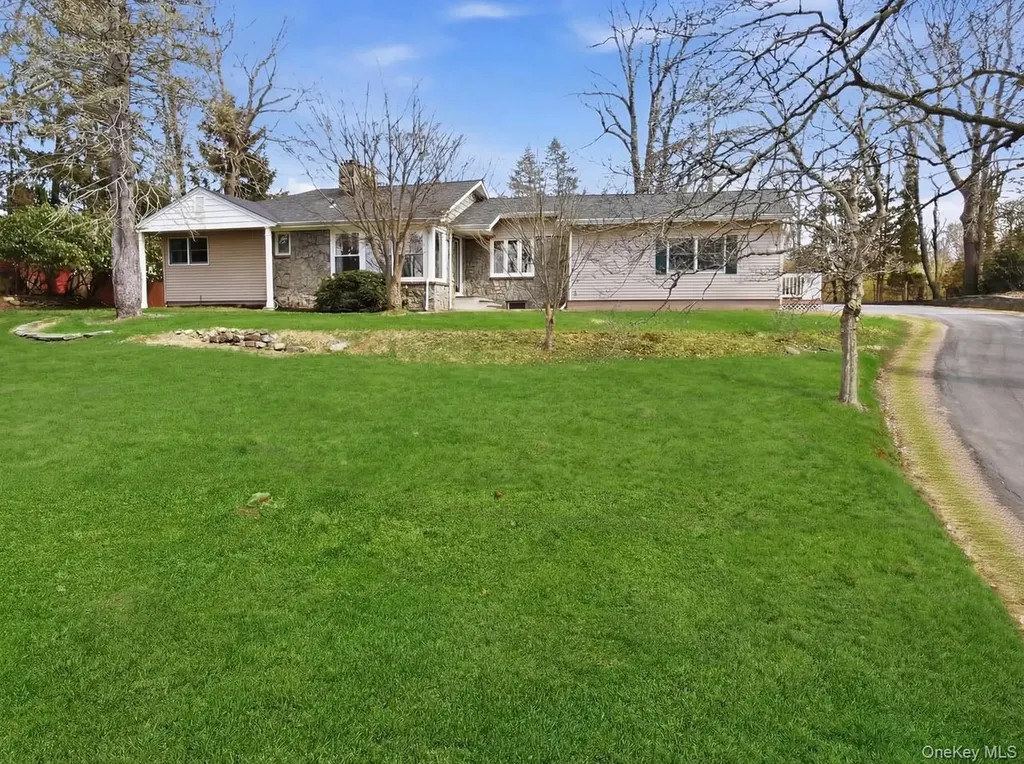 11 Levon Lane Miller Place NY 11764