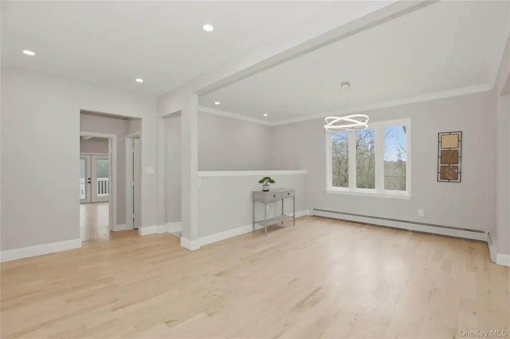 11 Levon Lane Miller Place NY 11764