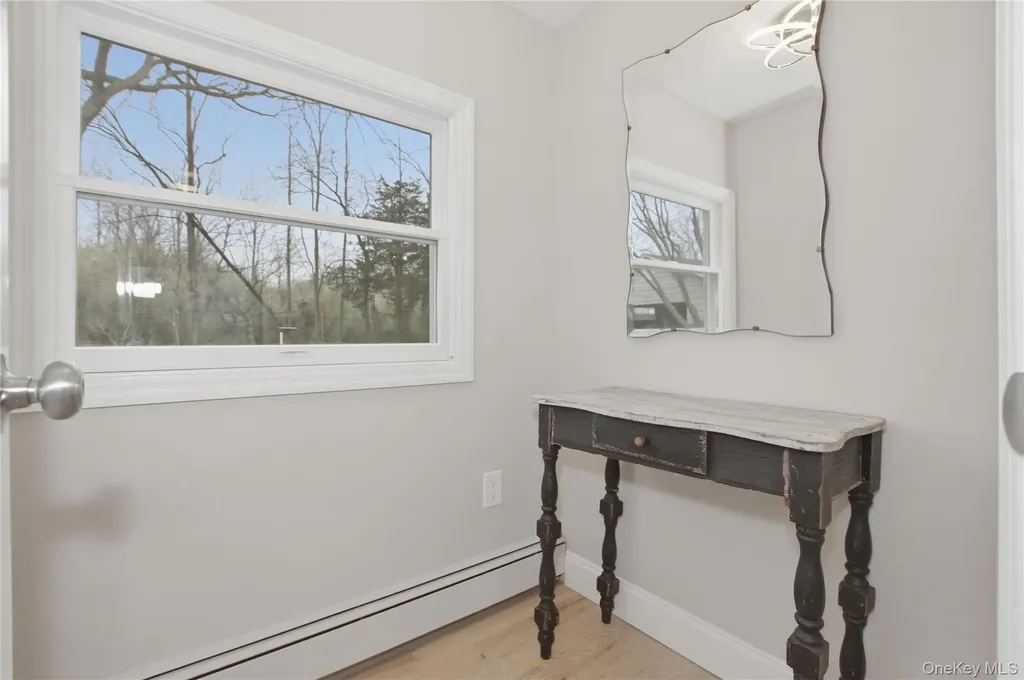 11 Levon Lane Miller Place NY 11764