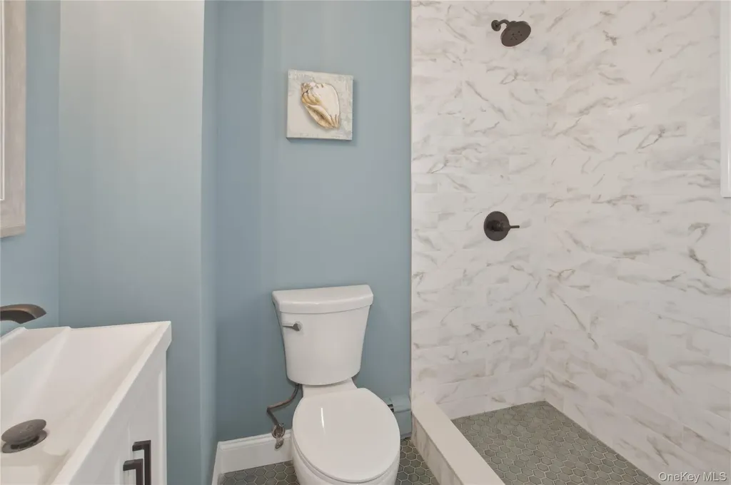 11 Levon Lane Miller Place NY 11764