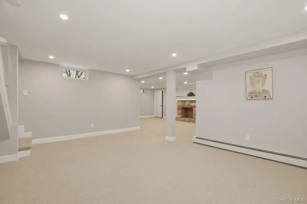11 Levon Lane Miller Place NY 11764
