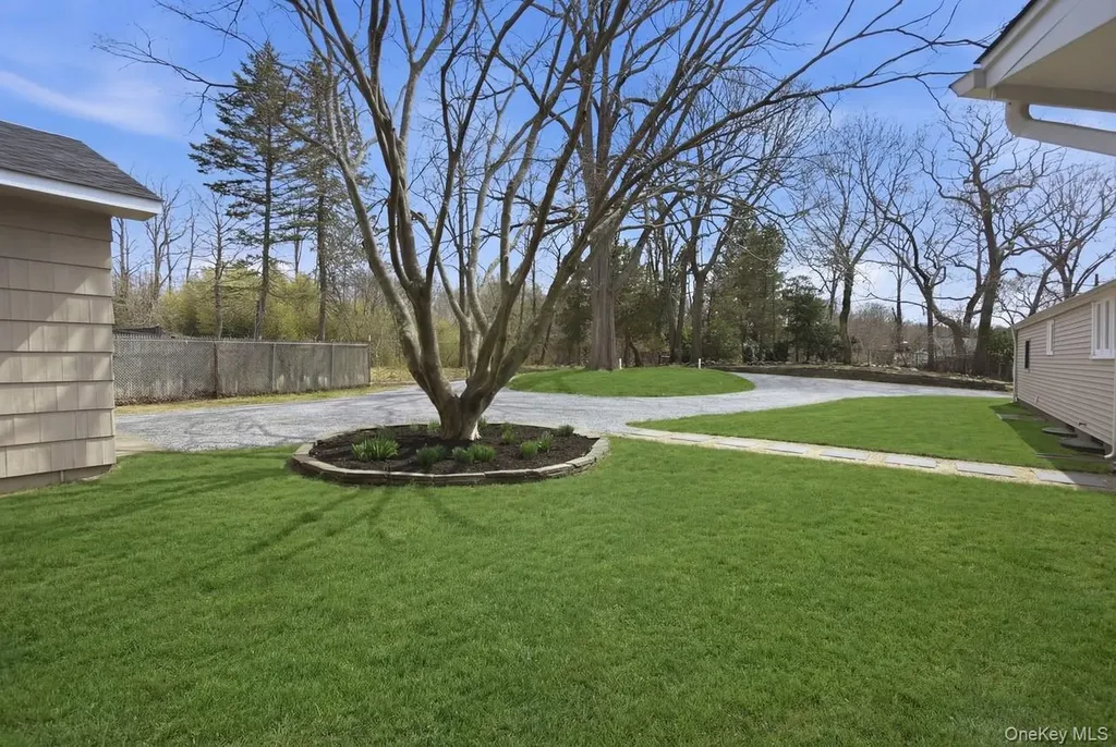 11 Levon Lane Miller Place NY 11764