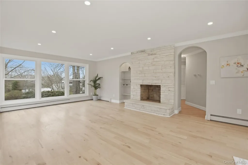 11 Levon Lane Miller Place NY 11764