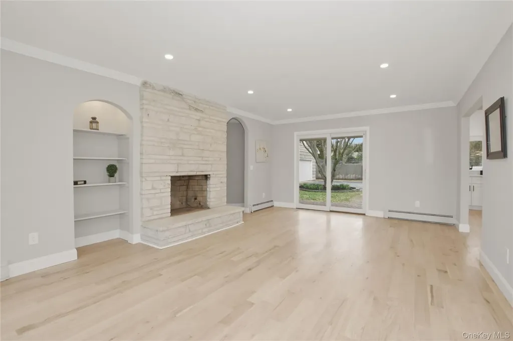 11 Levon Lane Miller Place NY 11764
