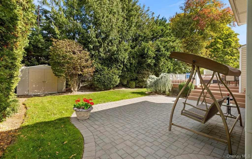 23 Coronet Lane Plainview NY 11803