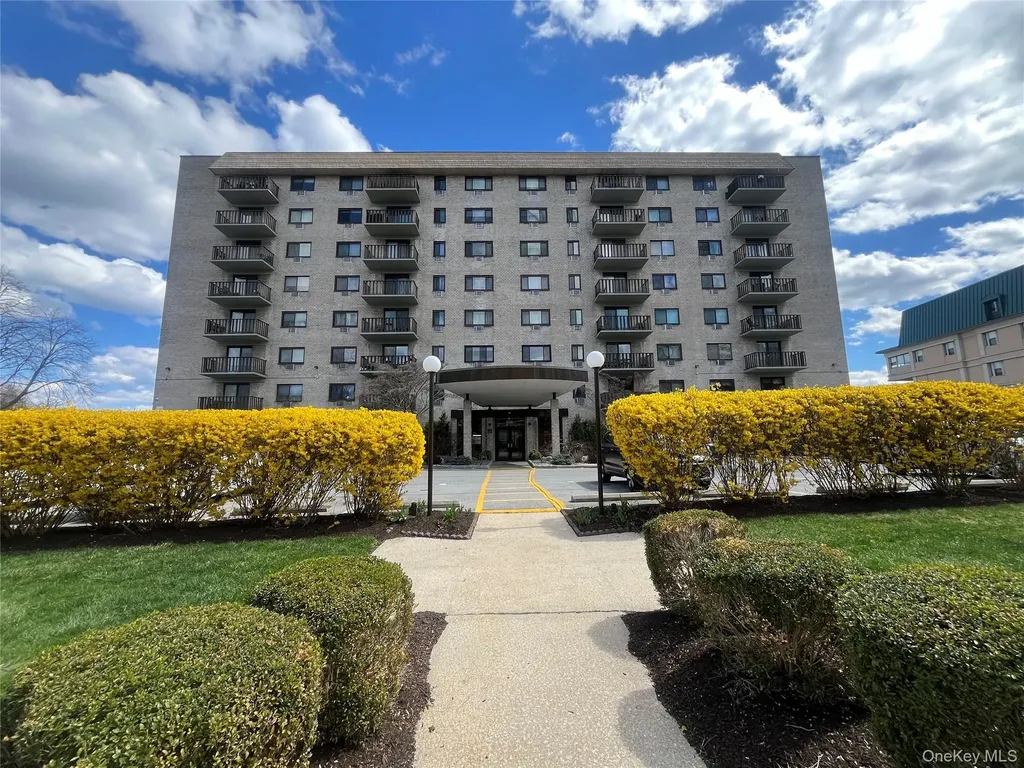 666 Pelham Road New Rochelle NY 10805
