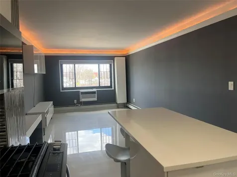 666 Pelham Road New Rochelle NY 10805