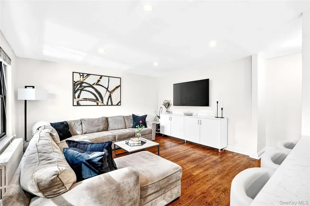 108 Richbell Road Mamaroneck NY 10543