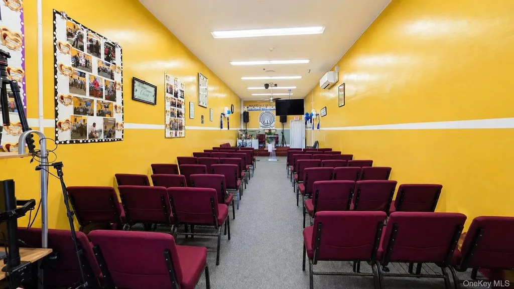 71 Albany Avenue Kingston NY 12401