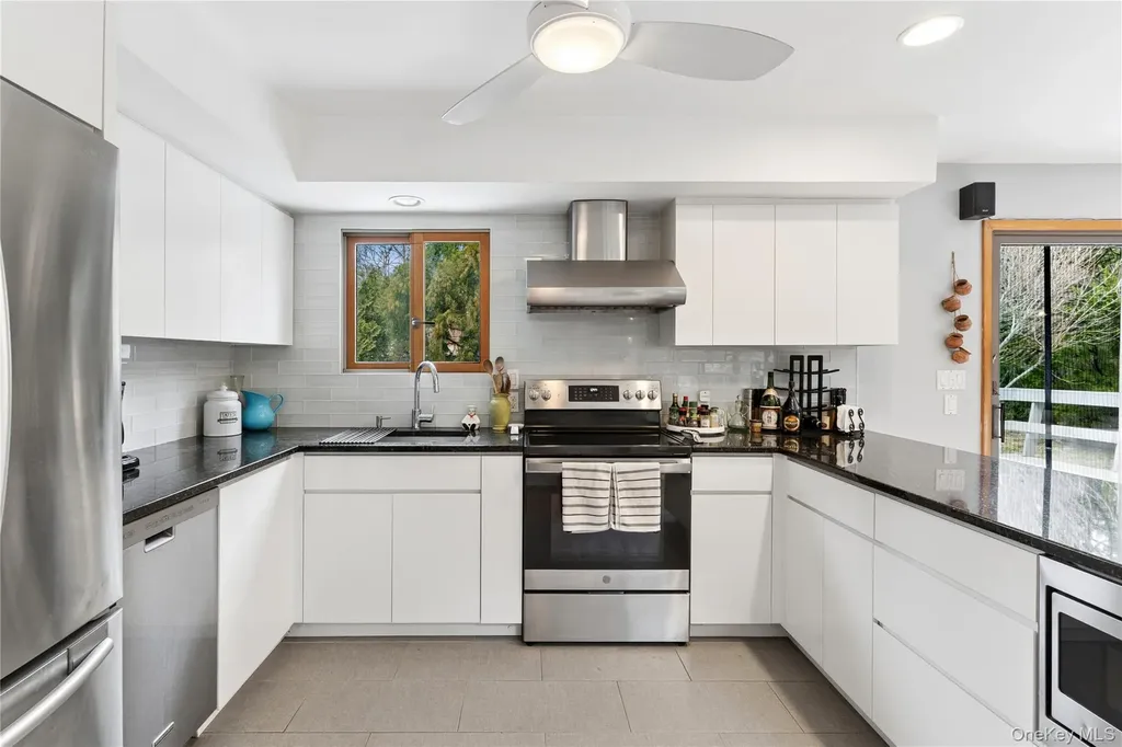 16 Argyle Lane East Hampton NY 11937