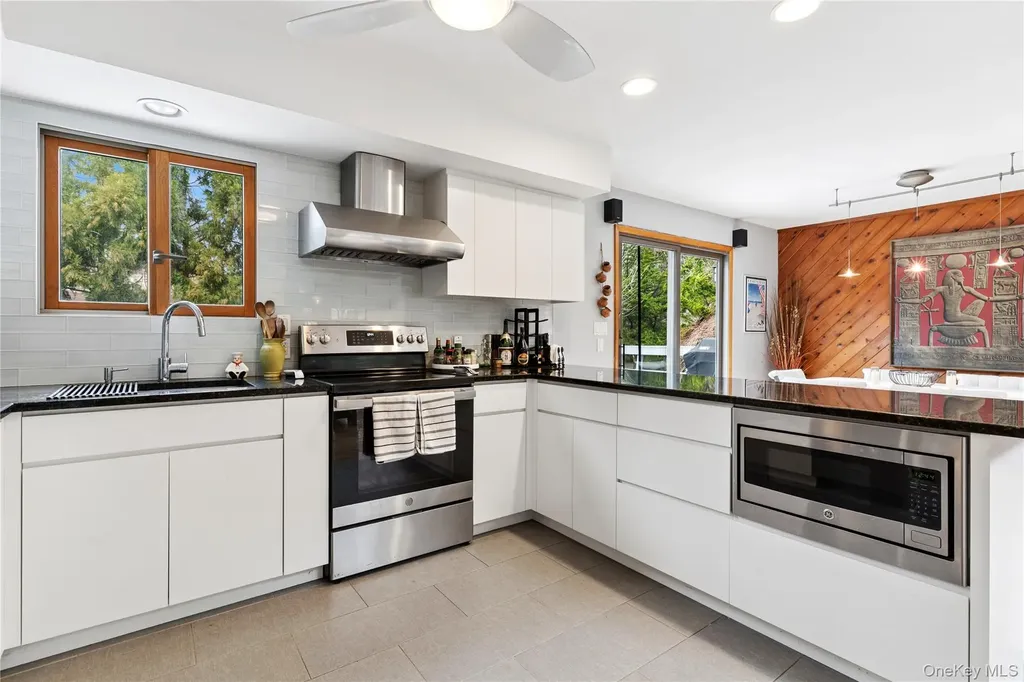 16 Argyle Lane East Hampton NY 11937