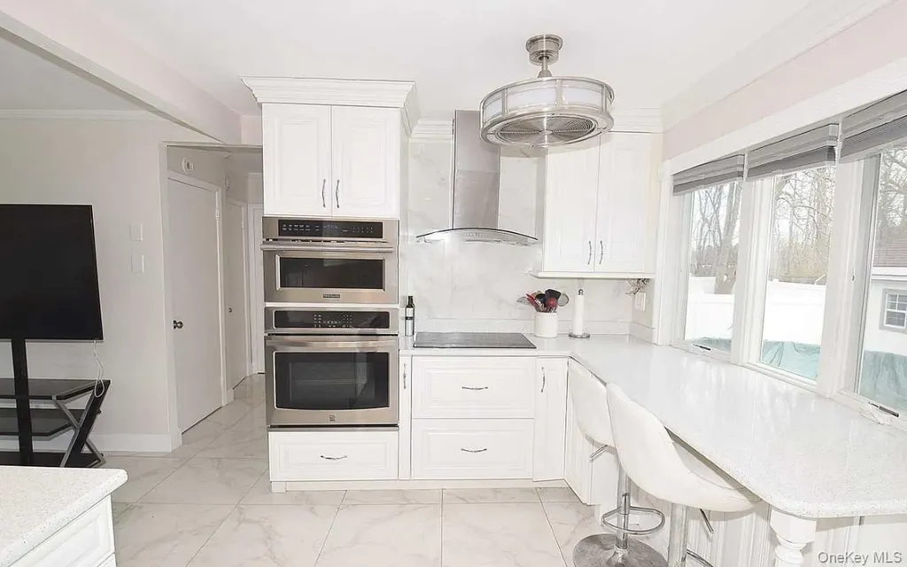 3 Windus Drive Shirley NY 11967