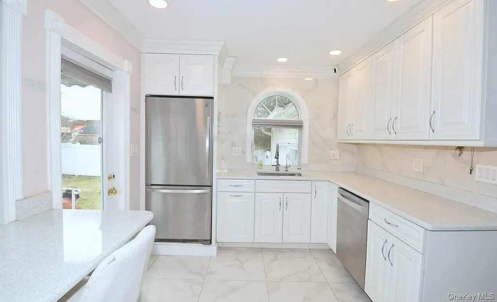 3 Windus Drive Shirley NY 11967