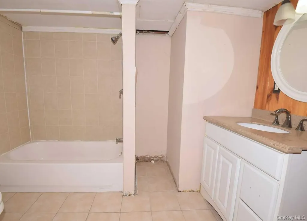 3 Windus Drive Shirley NY 11967