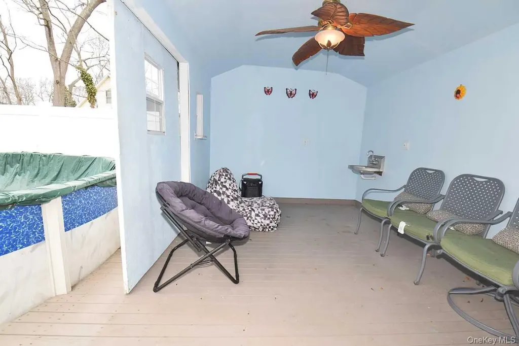 3 Windus Drive Shirley NY 11967