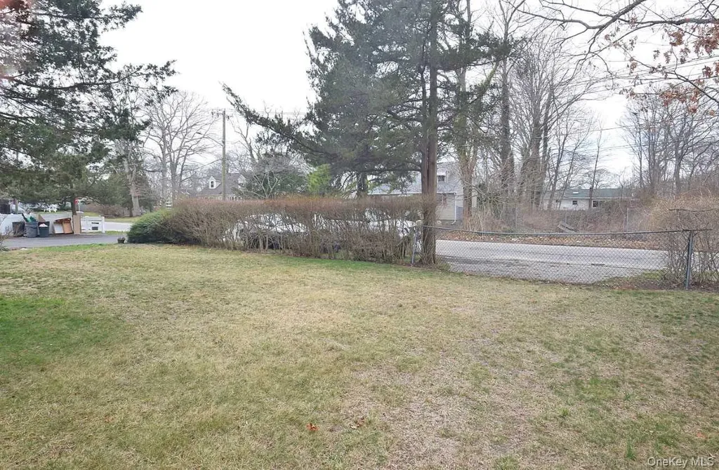 3 Windus Drive Shirley NY 11967