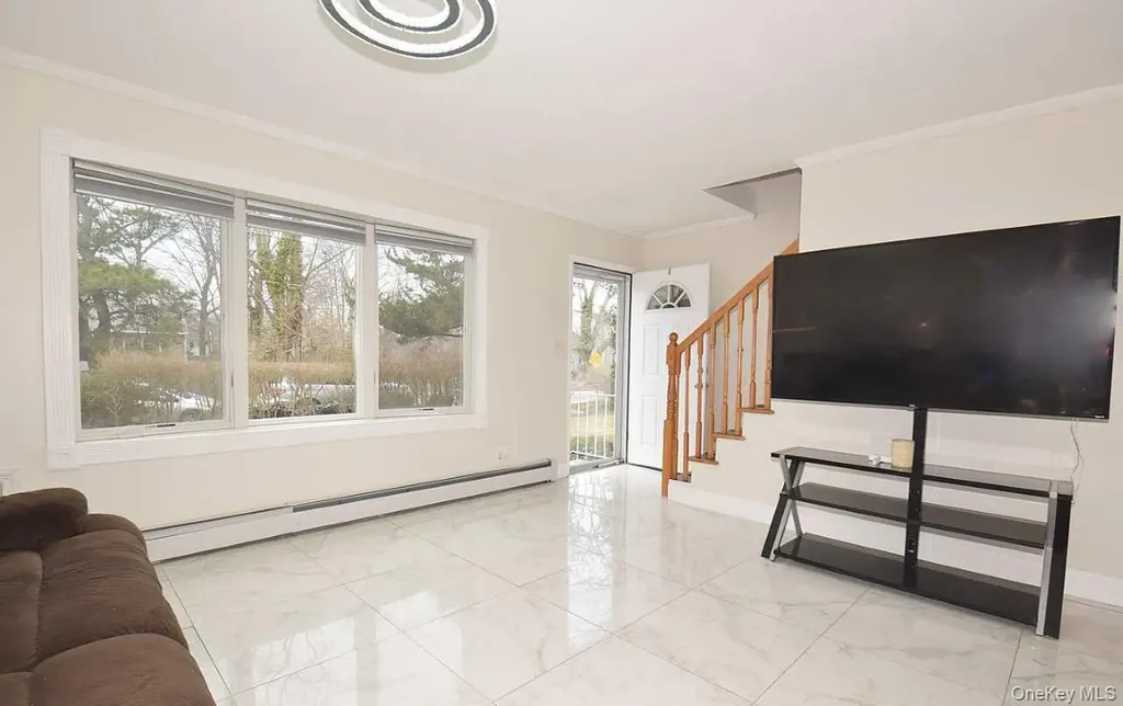 3 Windus Drive Shirley NY 11967