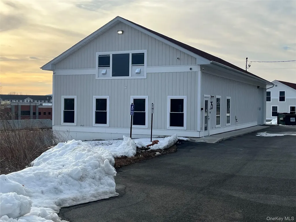 75 Bill Larkin Drive New Windsor NY 12553