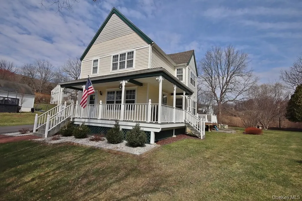 5 Old Field Circle Pawling NY 12564