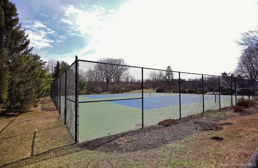 5 Old Field Circle Pawling NY 12564