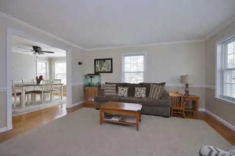 5 Old Field Circle Pawling NY 12564
