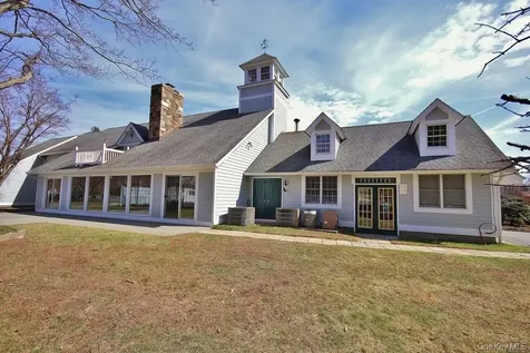 5 Old Field Circle Pawling NY 12564