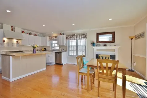 5 Old Field Circle Pawling NY 12564