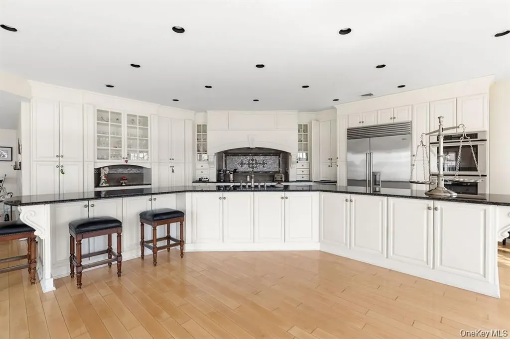 33 Beach Road Asharoken NY 11768