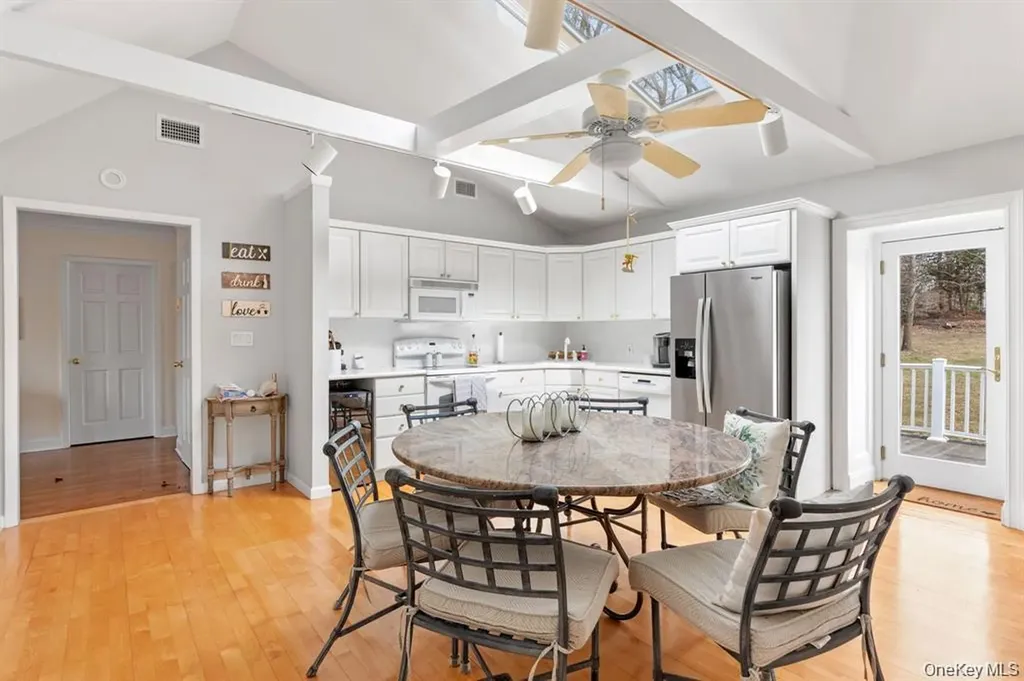 33 Beach Road Asharoken NY 11768