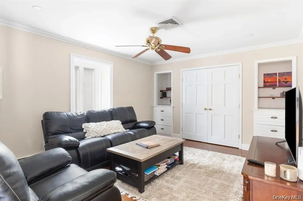 33 Beach Road Asharoken NY 11768