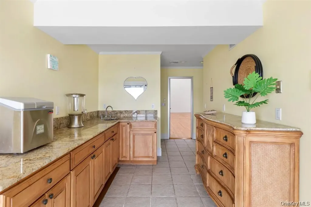 33 Beach Road Asharoken NY 11768