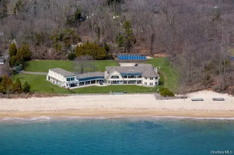 33A Beach Road Asharoken NY 11768