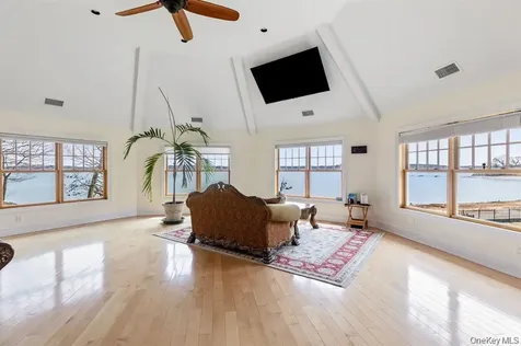 33A Beach Road Asharoken NY 11768