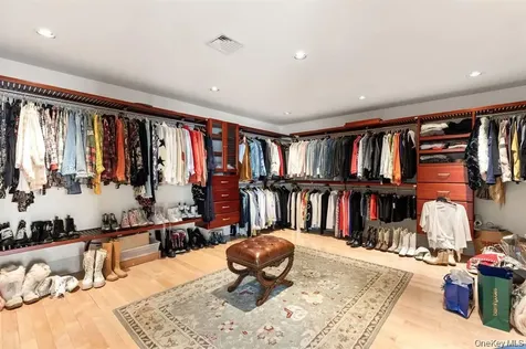 33A Beach Road Asharoken NY 11768