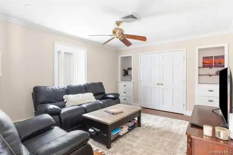 33A Beach Road Asharoken NY 11768